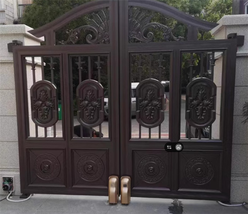 金铜色双开大门开门机工程